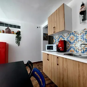 Appartamento Domus Carbonari, Napoli