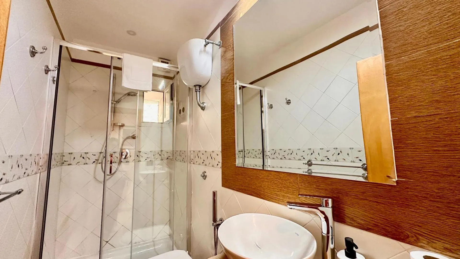 Mammina Home Chiatamone Neapol Apartmán